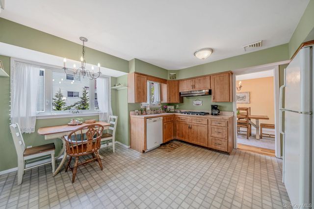 2897 Wynsum Avenue, Merrick, NY 11566