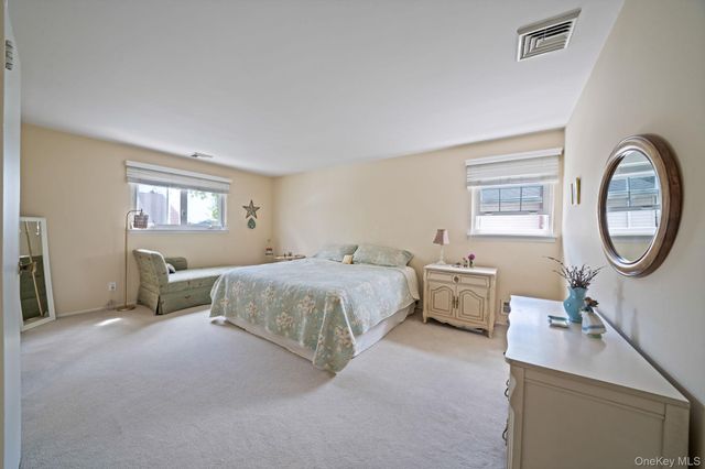 2897 Wynsum Avenue, Merrick, NY 11566