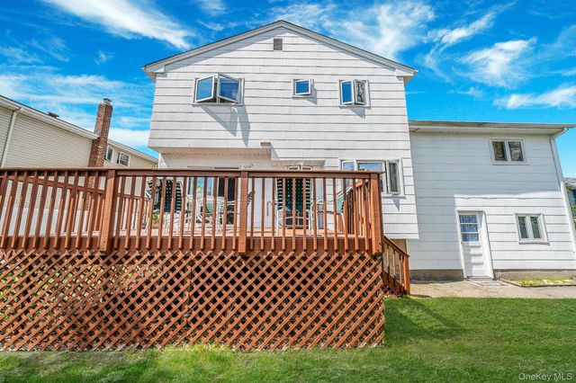 2897 Wynsum Avenue, Merrick, NY 11566