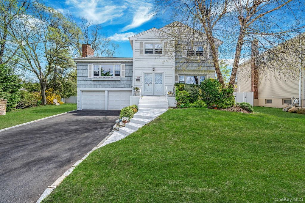 2897 Wynsum Avenue, Merrick, NY 11566