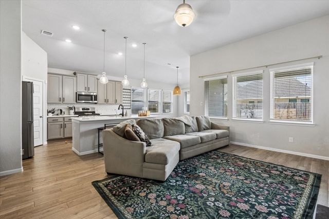 1849 Beau Banks Way, Alvin, TX 77511