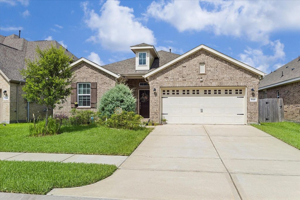 1849 Beau Banks Way, Alvin, TX 77511