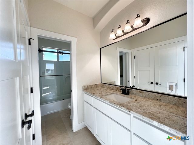 1690 Gruene Vineyard Crossing, New Braunfels, TX 78130