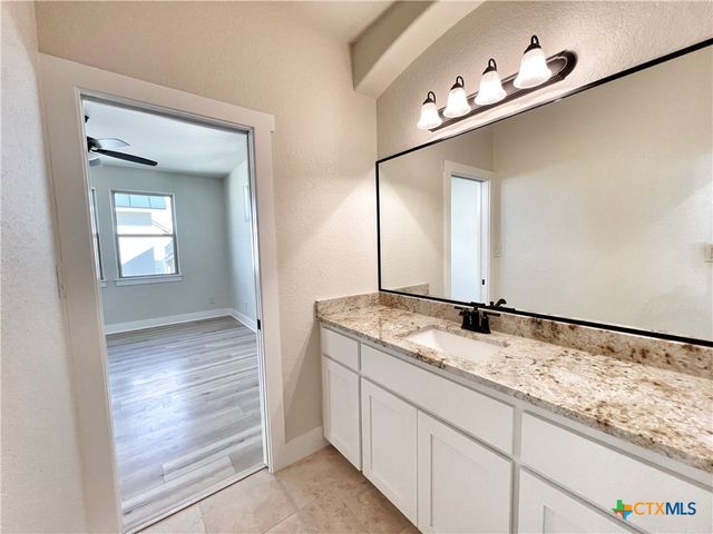 1690 Gruene Vineyard Crossing, New Braunfels, TX 78130