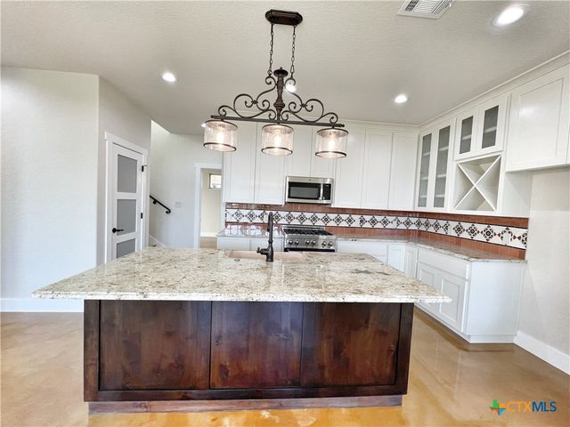 1690 Gruene Vineyard Crossing, New Braunfels, TX 78130