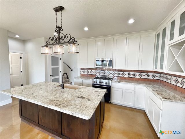 1690 Gruene Vineyard Crossing, New Braunfels, TX 78130