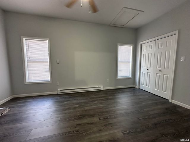 1514 S 8TH Street, Springfield, IL 62703