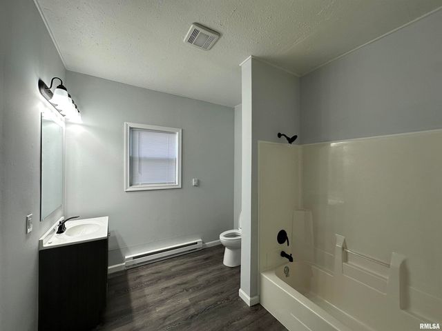 1514 S 8TH Street, Springfield, IL 62703