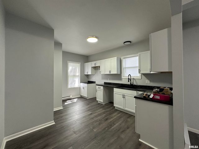1514 S 8TH Street, Springfield, IL 62703