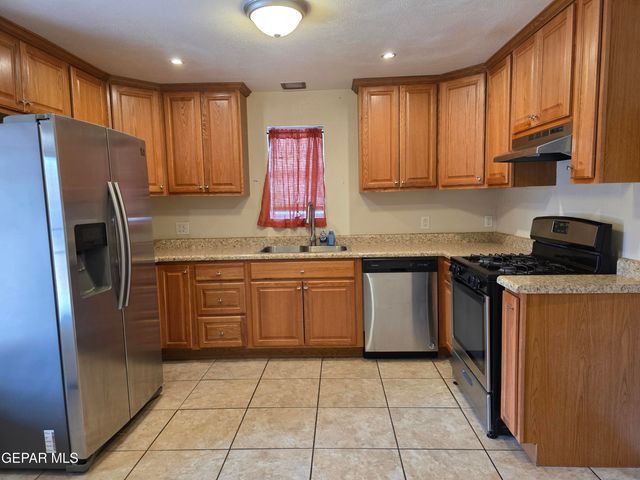 7332 N LOOP Drive, El Paso, TX 79915