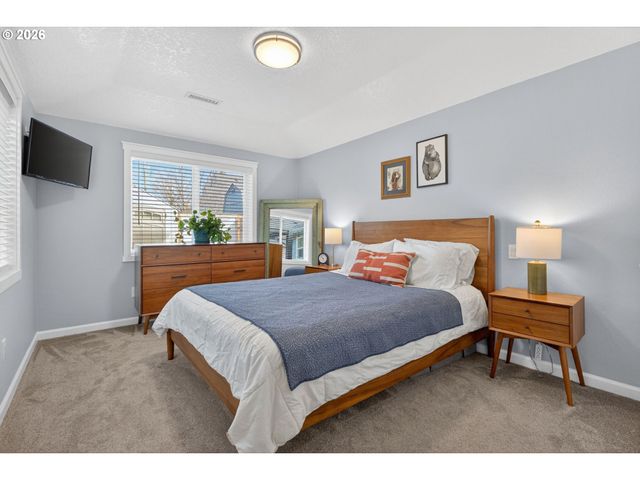 6047 Se RHONE St, Portland, OR 97206