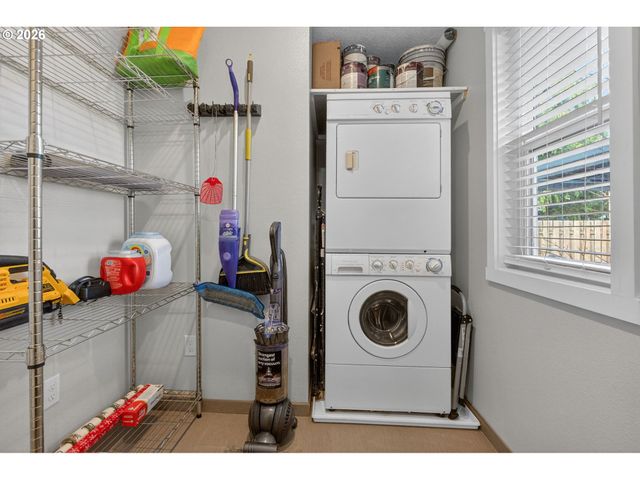 6047 Se RHONE St, Portland, OR 97206