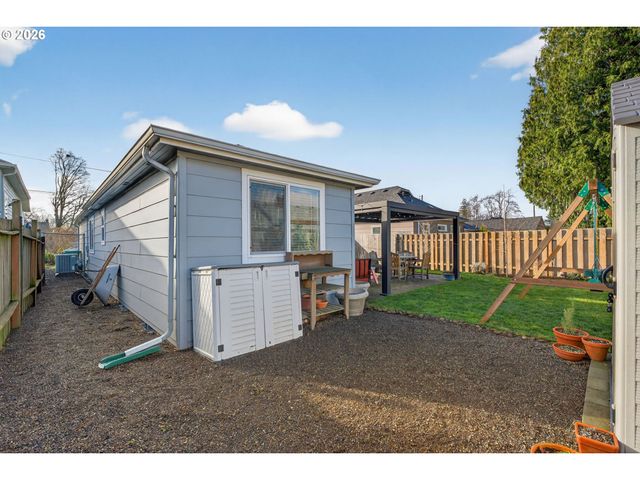 6047 Se RHONE St, Portland, OR 97206