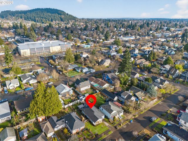 6047 Se RHONE St, Portland, OR 97206