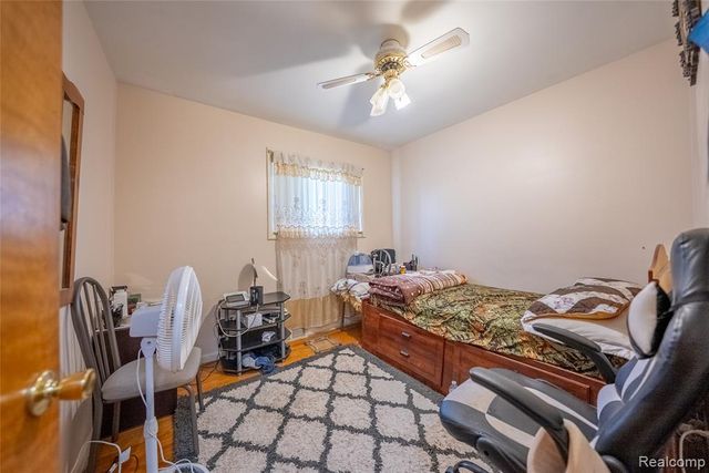 4442 Mckinley Street, Dearborn Heights, MI 48125