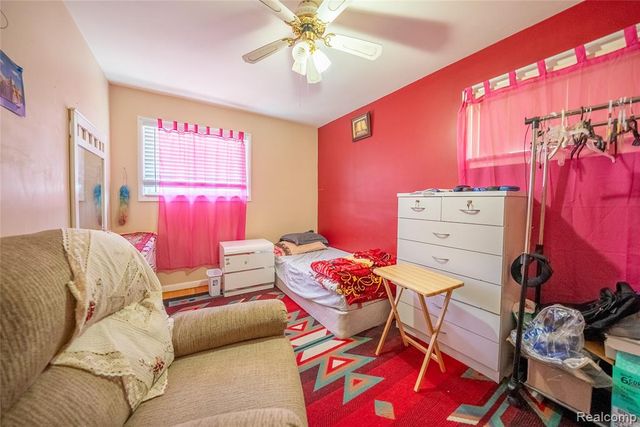 4442 Mckinley Street, Dearborn Heights, MI 48125