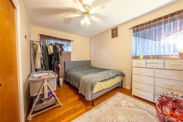 4442 Mckinley Street, Dearborn Heights, MI 48125