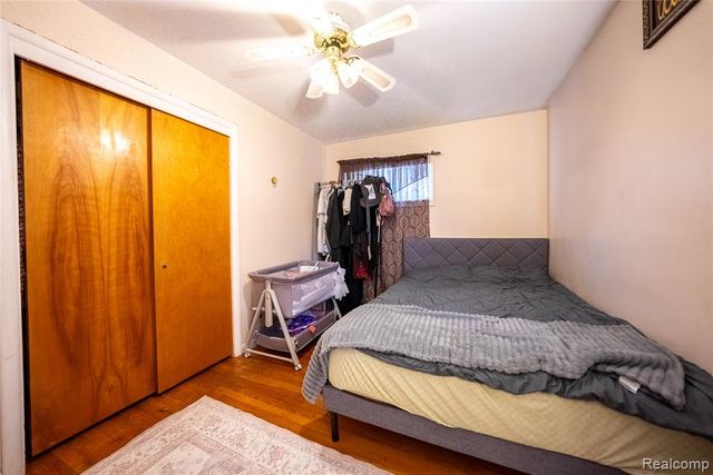 4442 Mckinley Street, Dearborn Heights, MI 48125