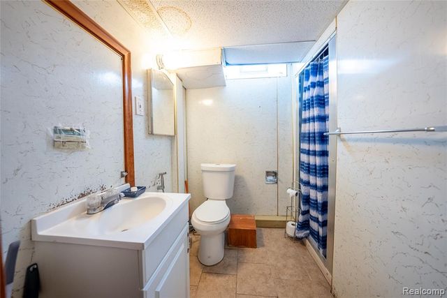 4442 Mckinley Street, Dearborn Heights, MI 48125