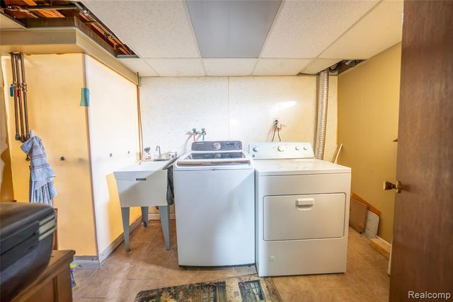 4442 Mckinley Street, Dearborn Heights, MI 48125