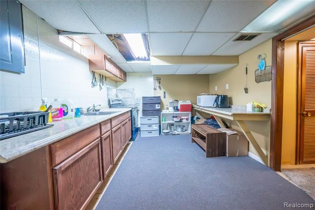 4442 Mckinley Street, Dearborn Heights, MI 48125