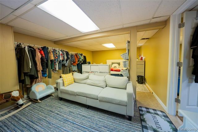 4442 Mckinley Street, Dearborn Heights, MI 48125