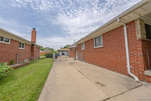 4442 Mckinley Street, Dearborn Heights, MI 48125