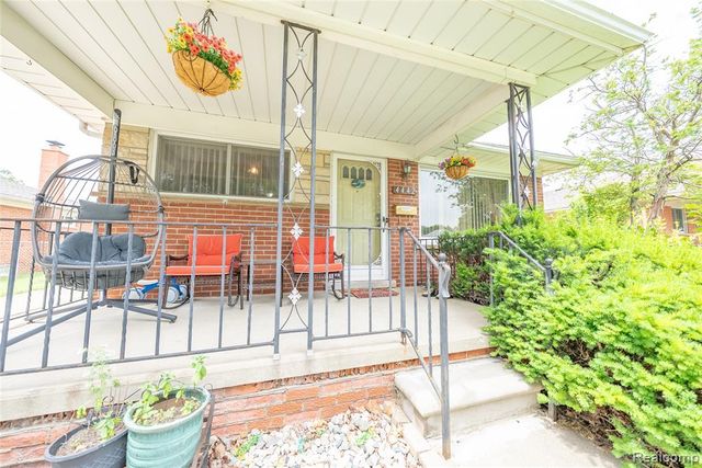 4442 Mckinley Street, Dearborn Heights, MI 48125