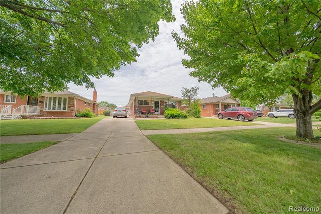 4442 Mckinley Street, Dearborn Heights, MI 48125