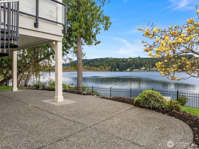 6038 Osprey Circle, Bremerton, WA 98312