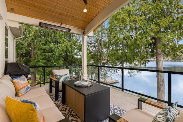 6038 Osprey Circle, Bremerton, WA 98312