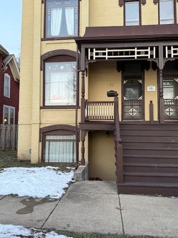 71 Park Row 71, Elgin, IL 60120