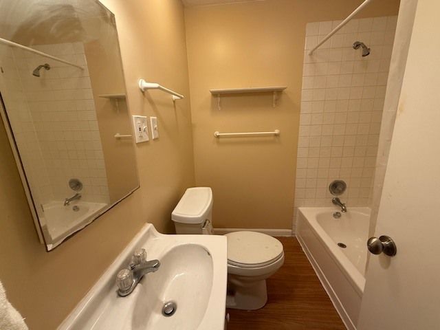 71 Park Row 71, Elgin, IL 60120