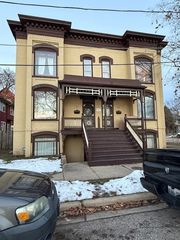 71 Park Row 71, Elgin, IL 60120