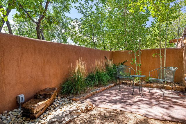 334 Otero 8-4, Santa Fe, NM 87501