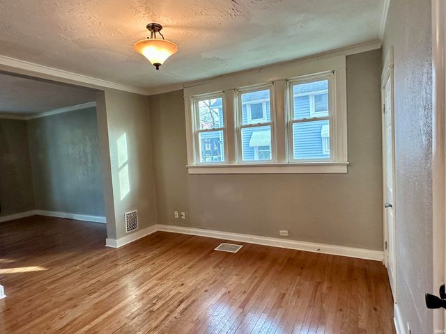 921 Cottage Avenue, Fort Wayne, IN 46807