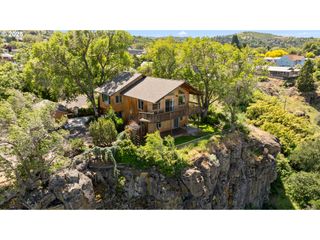 1721 E 8TH St, The Dalles, OR 97058