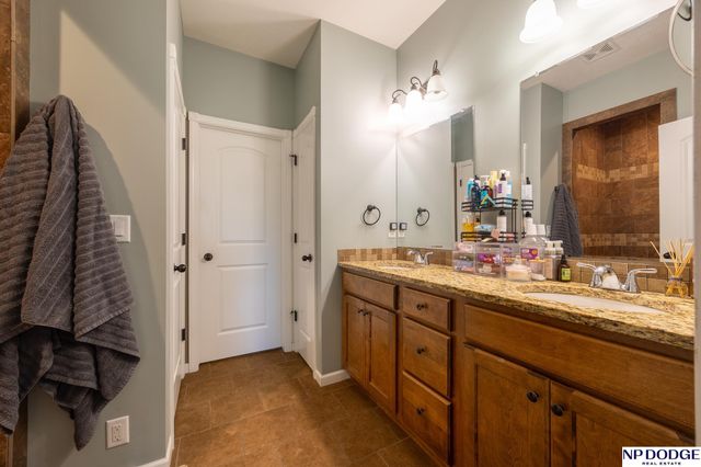 2725 Hoy Street, Lincoln, NE 68516