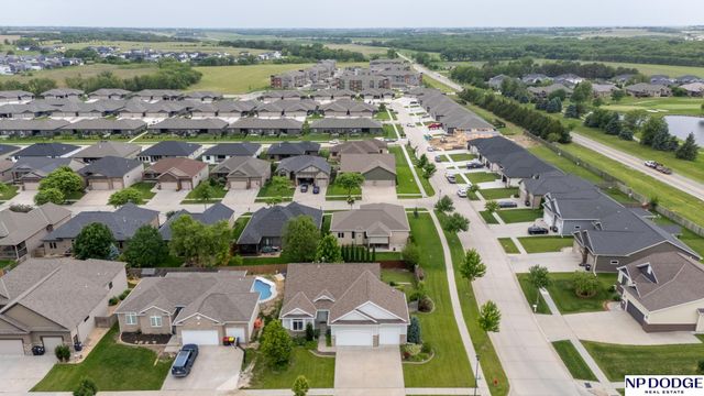 2725 Hoy Street, Lincoln, NE 68516