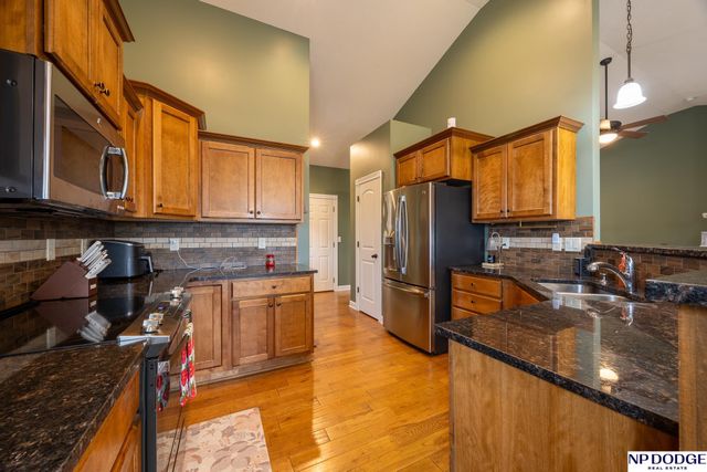 2725 Hoy Street, Lincoln, NE 68516