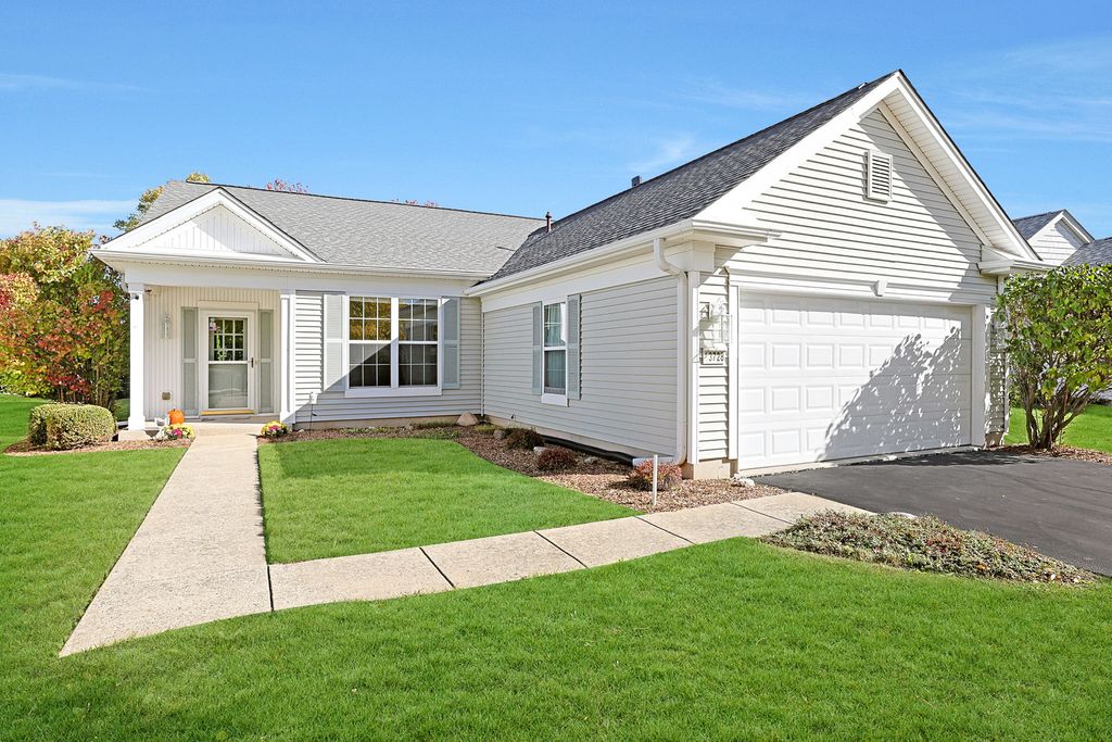 13728 Chestnut Lane, Huntley, IL 60142