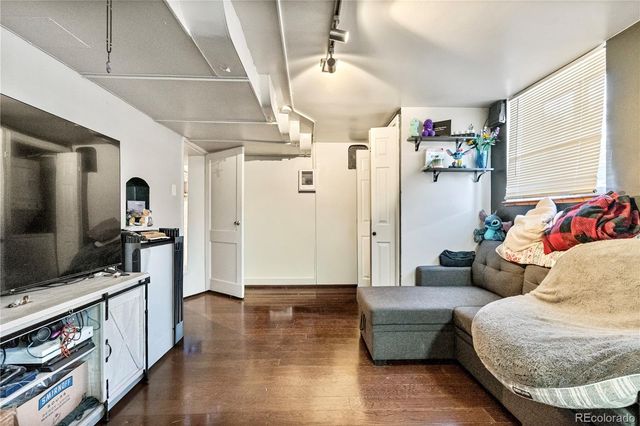 478 N Logan Street, Denver, CO 80203