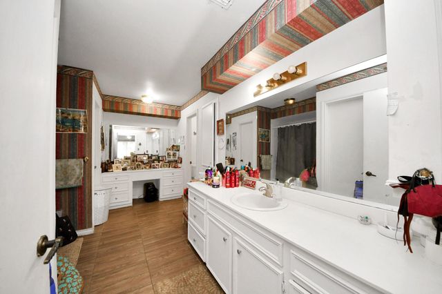 17 Winged Foot Drive, Conroe, TX 77304