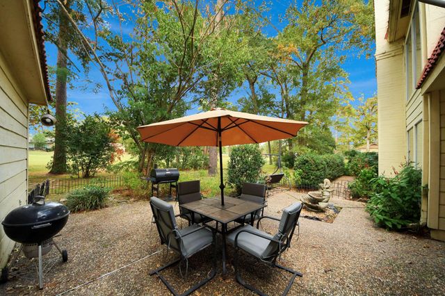 17 Winged Foot Drive, Conroe, TX 77304