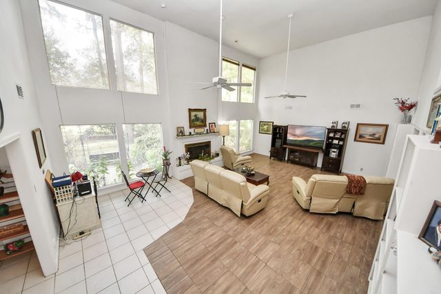 17 Winged Foot Drive, Conroe, TX 77304