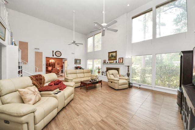 17 Winged Foot Drive, Conroe, TX 77304