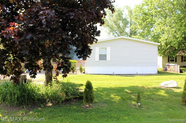 5615 Cherokee Bend Bend, Howell, MI 48843
