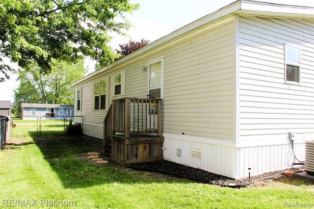 5615 Cherokee Bend Bend, Howell, MI 48843