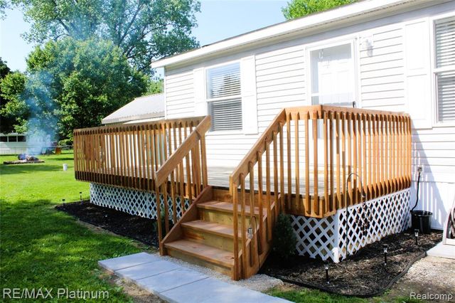 5615 Cherokee Bend Bend, Howell, MI 48843