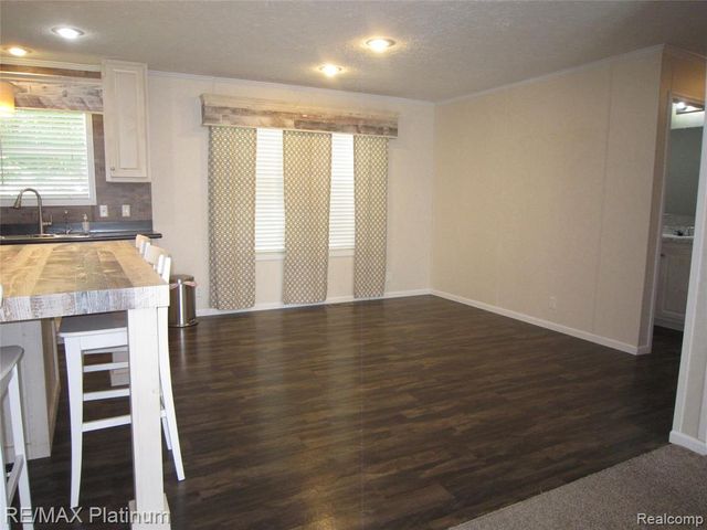 5615 Cherokee Bend Bend, Howell, MI 48843